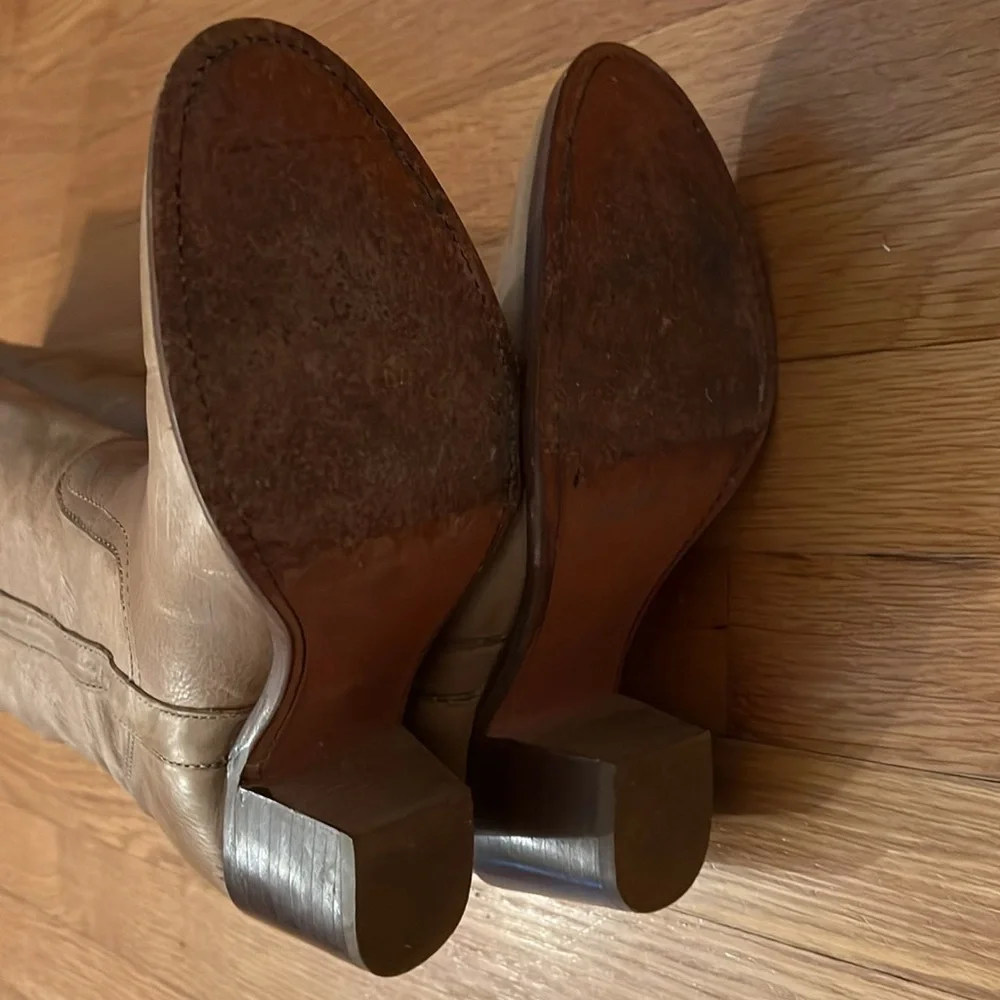 Frye Boots | Over the Knee or Cuffed 77935 4001 | Size 8B - Picture 2 of 3